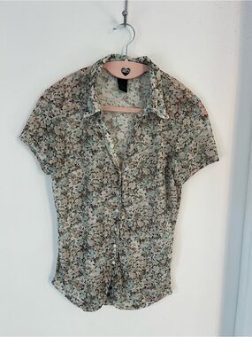 Light Floral Short-Sleeve Button-Up Top - Beige/Blue